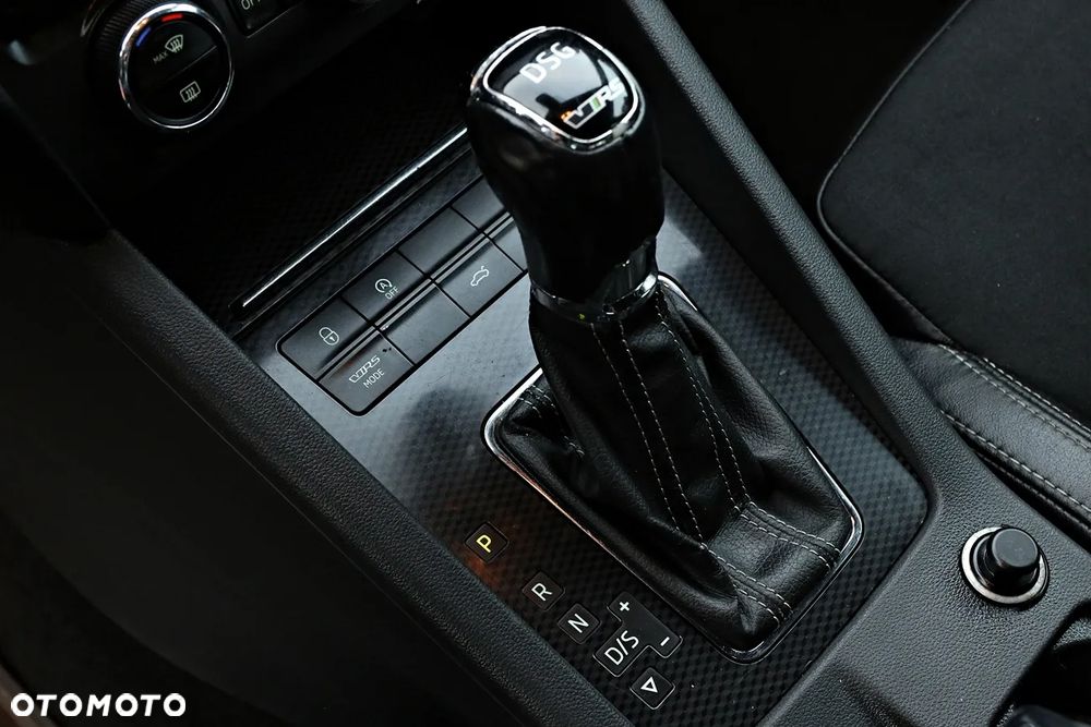 Skoda Octavia 2.0 TDI DSG RS - 31