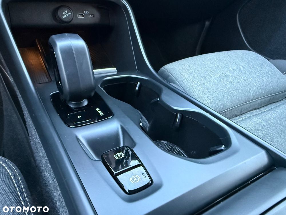 Volvo XC 40 B3 B DKG Plus Dark - 29