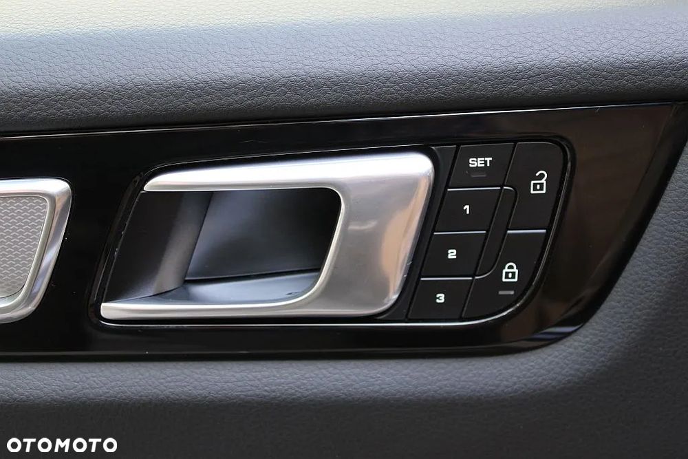 Porsche Cayenne Platinum Edition - 15