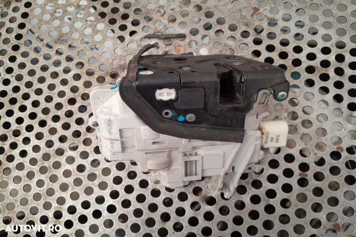 Broasca usa fata dreapta 8E1837016AA Audi A4 B7  [din 2004 pana  2008 - 1
