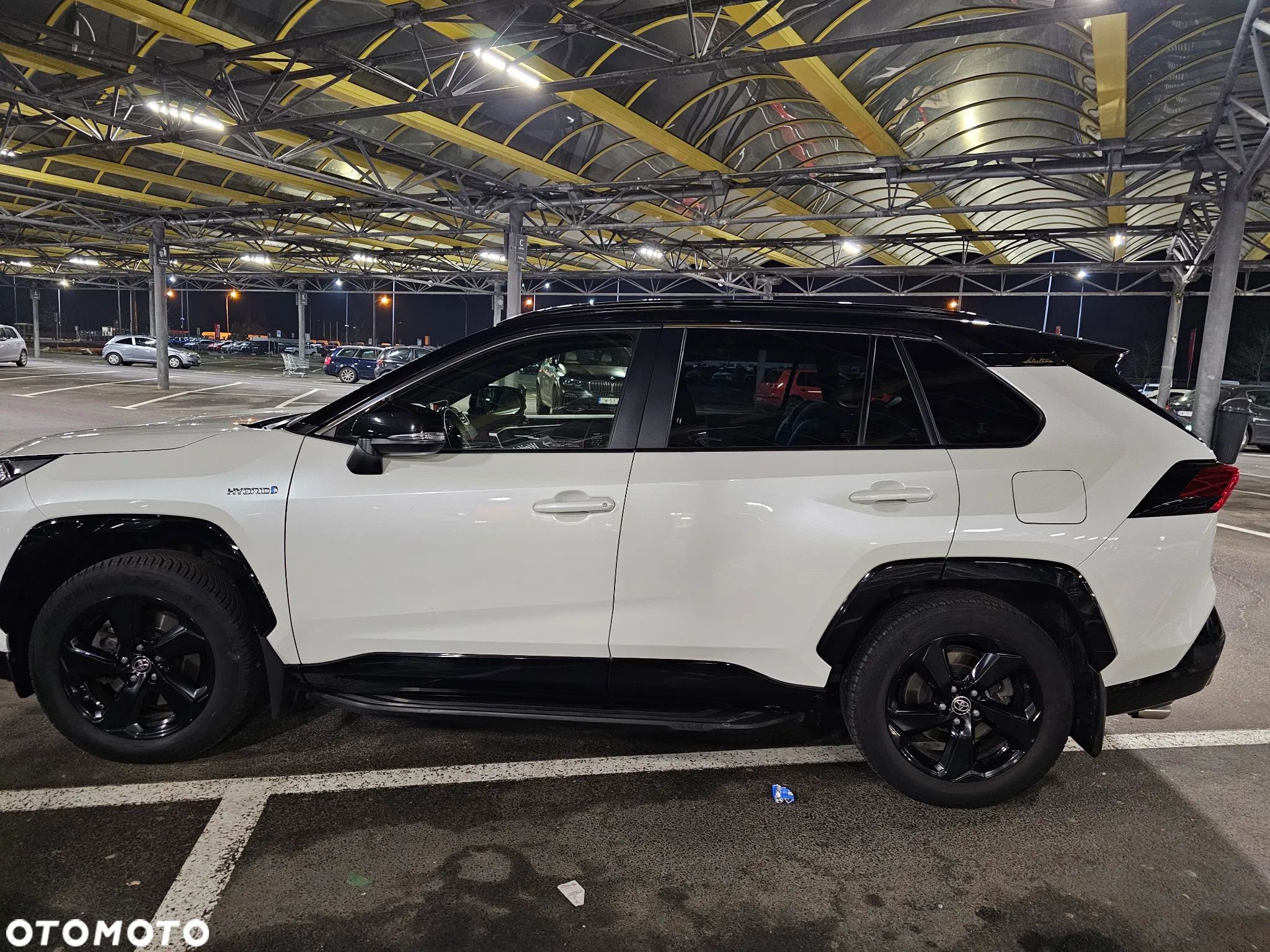 Toyota RAV4 - 1