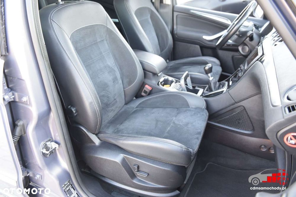 Ford Galaxy - 22