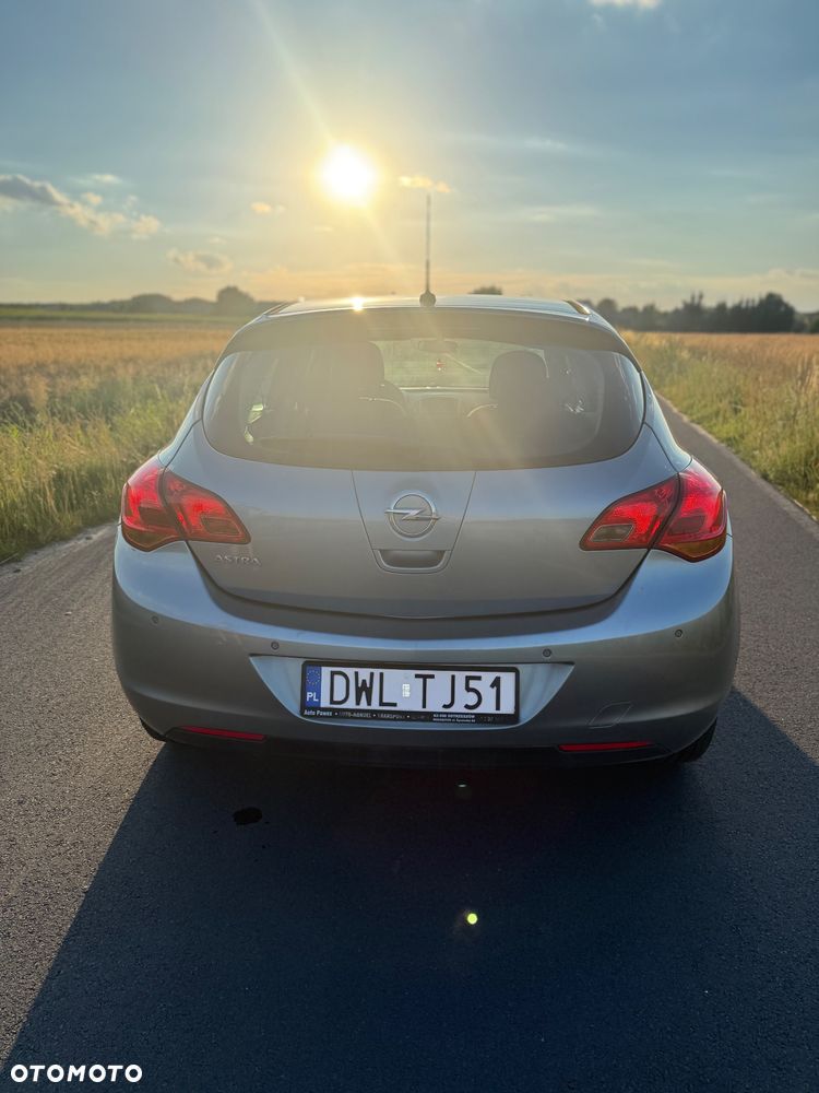 Opel Astra 1.6 Enjoy - 9