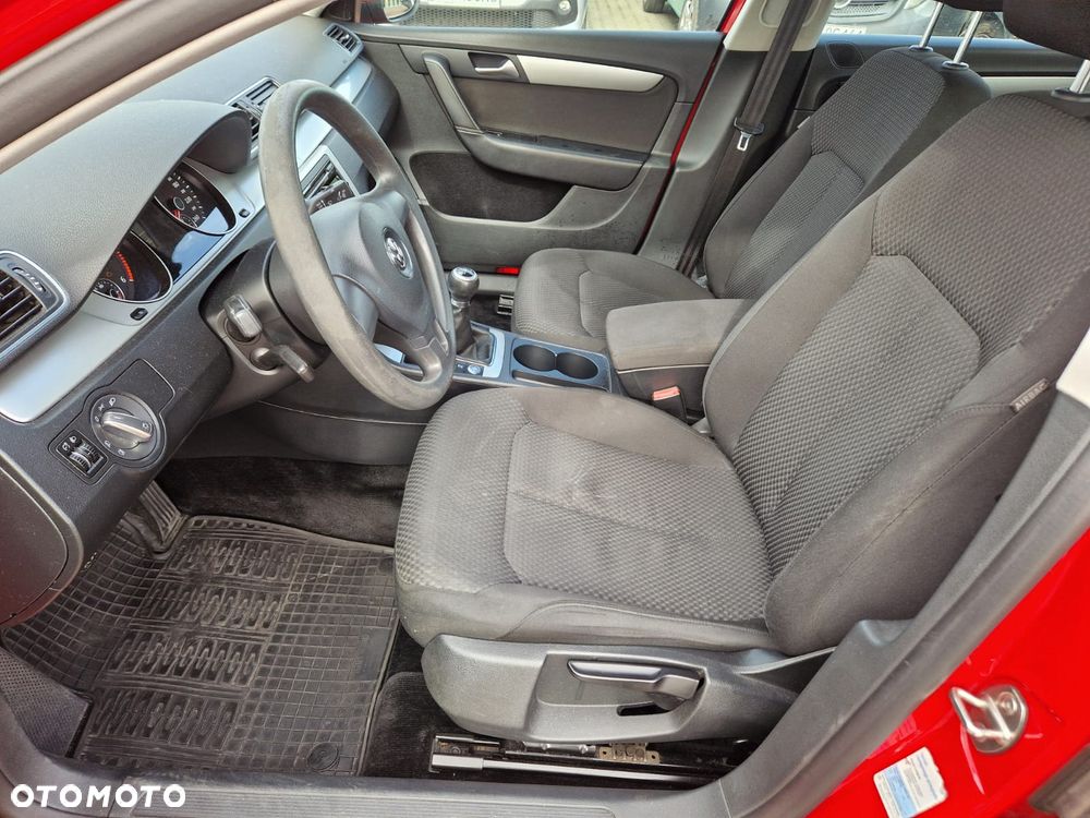 Volkswagen Passat 2.0 TDI Trendline - 13