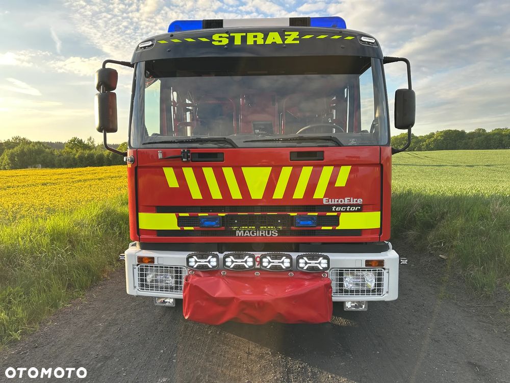 Iveco IVECO 150E28 EUROFI TECTOR STRAŻ WÓZ BOJOWY SZBKIE NATARCIE 2500 L WODY - 3