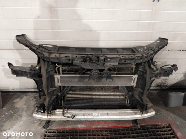 Pas przedni Audi Q7  3,0Tdi