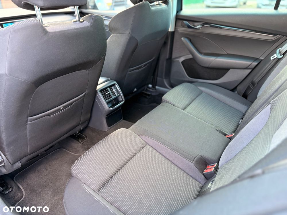 Skoda Octavia 2.0 TDI SCR Style DSG - 18