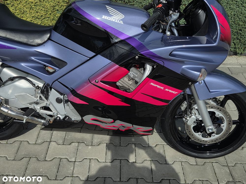 Honda CBR - 16