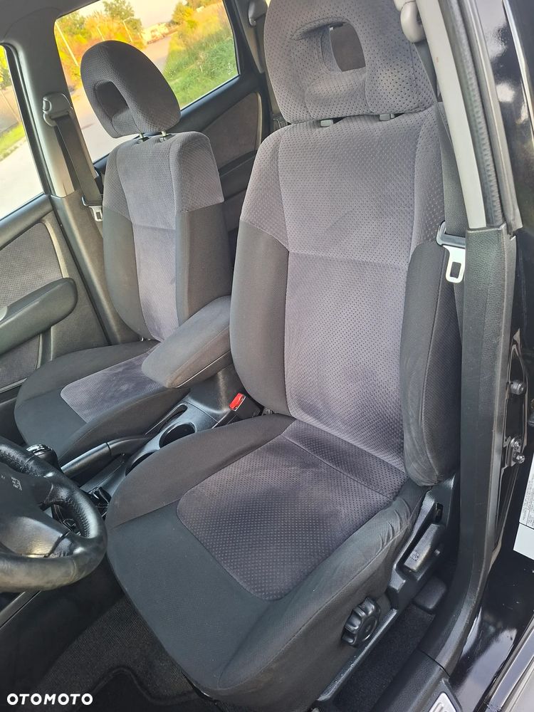Mitsubishi Outlander - 15