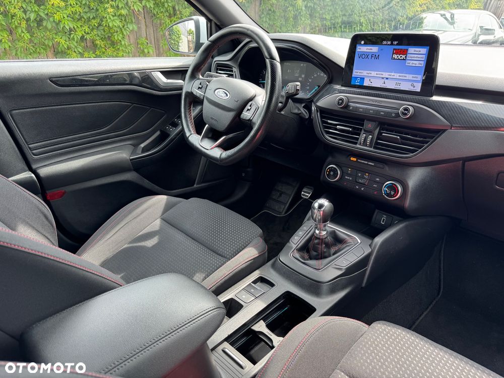 Ford Focus 1.5 EcoBlue Start-Stopp-System ST-LINE DESIGN - 15