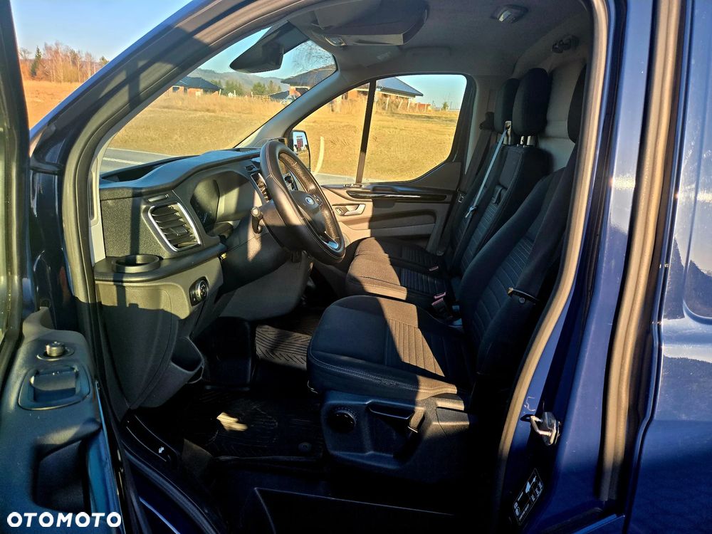 Ford TRANSIT CUSTOM - 12