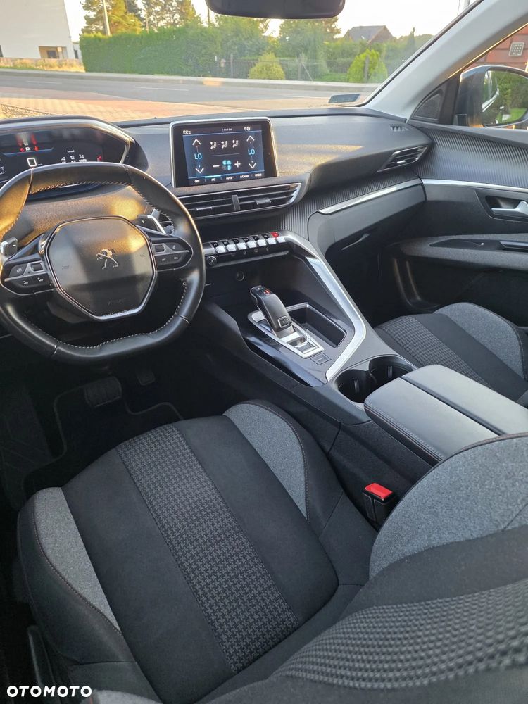 Peugeot 3008 1.2 PureTech Active S&S EAT8 - 10