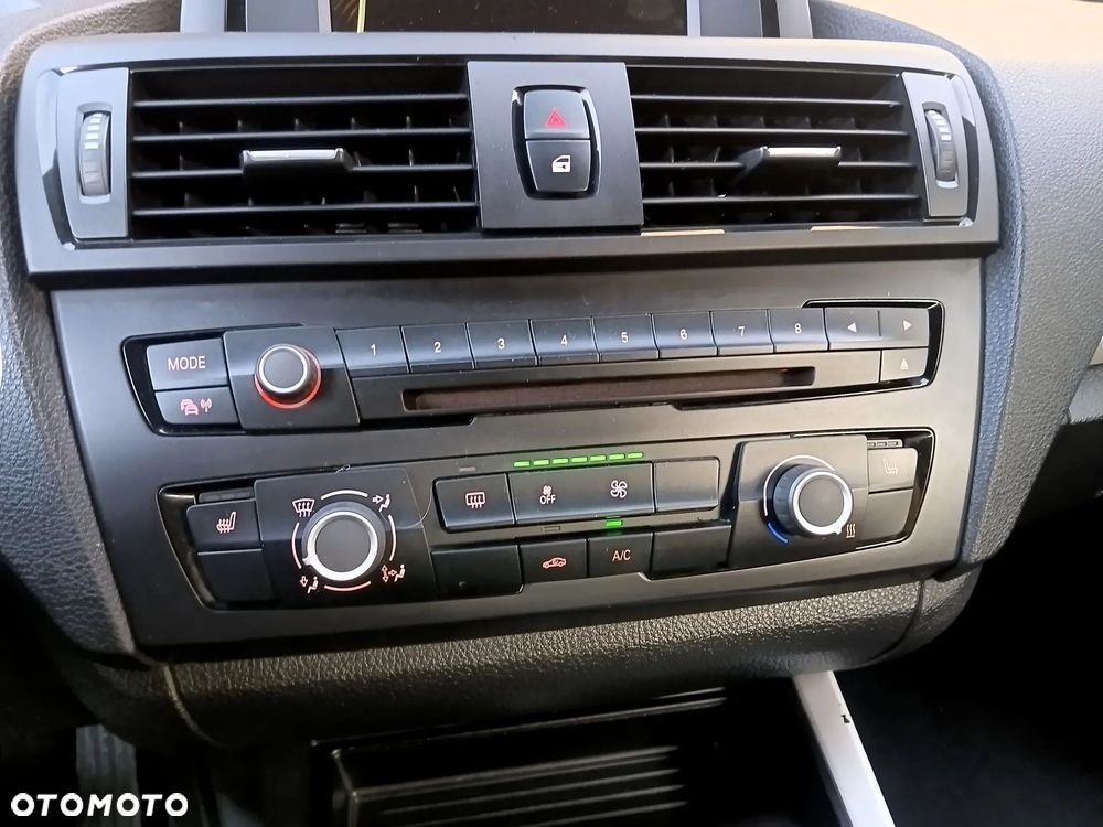 BMW Seria 1 116i - 26