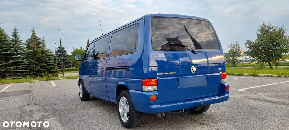 Volkswagen Caravelle - 8