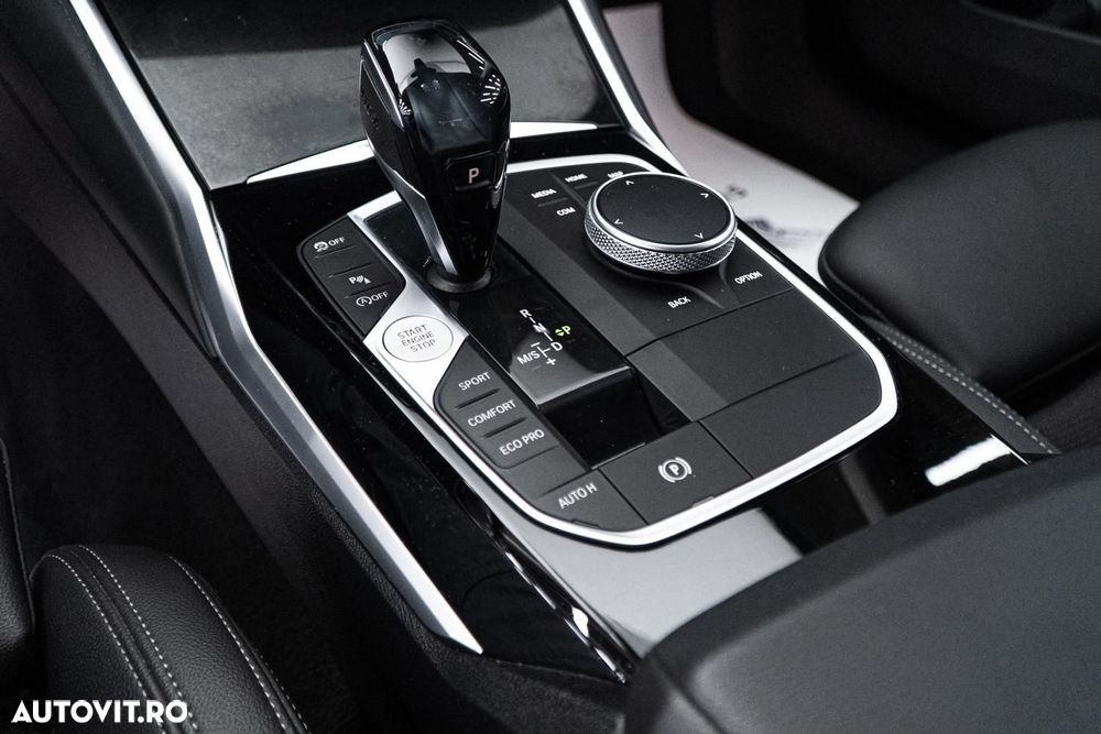 BMW Seria 3 318i Aut. Sport Line - 30