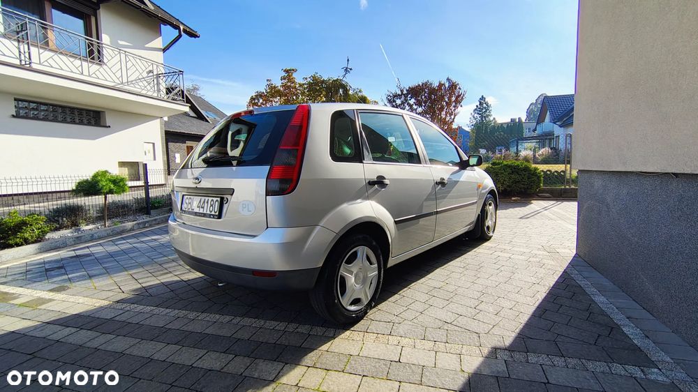 Ford Fiesta 2003 photo 2