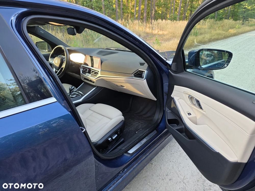 BMW Seria 3 330i Sport Line - 8