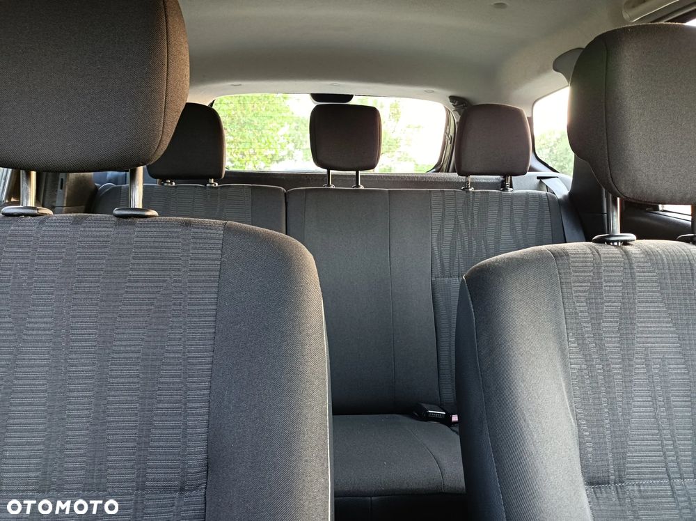 Dacia Duster 1.6 16V 4x4 Laureate - 11