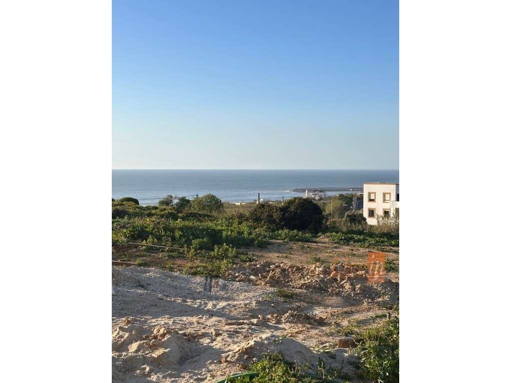Moradia Geminada T3+1 de Luxo com Vista Mar na Ericeira - Grande imagem: 2/35