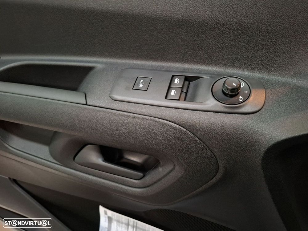 Peugeot e-Partner - 19