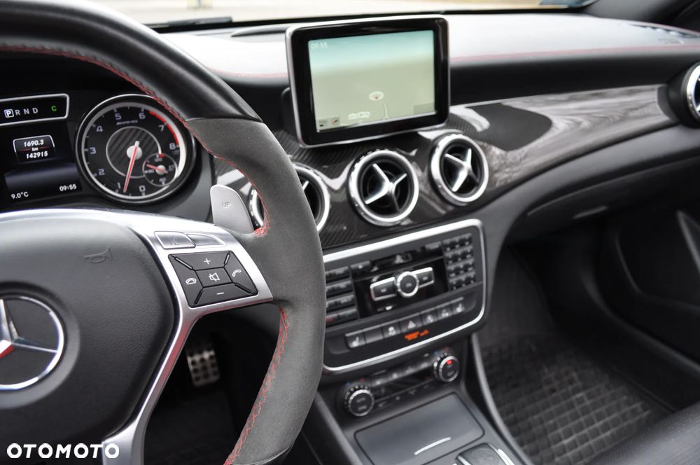 Mercedes-Benz GLA 45 AMG 4-Matic - 25