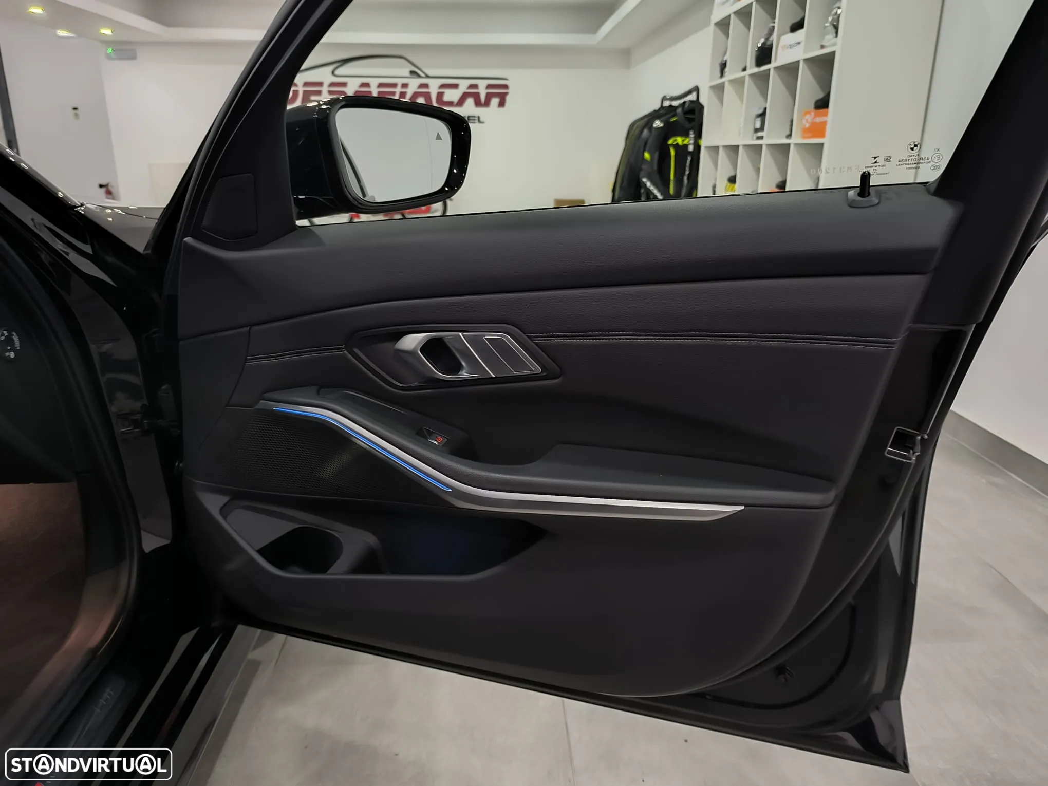 BMW 330 e Pack Desportivo M Auto - 31