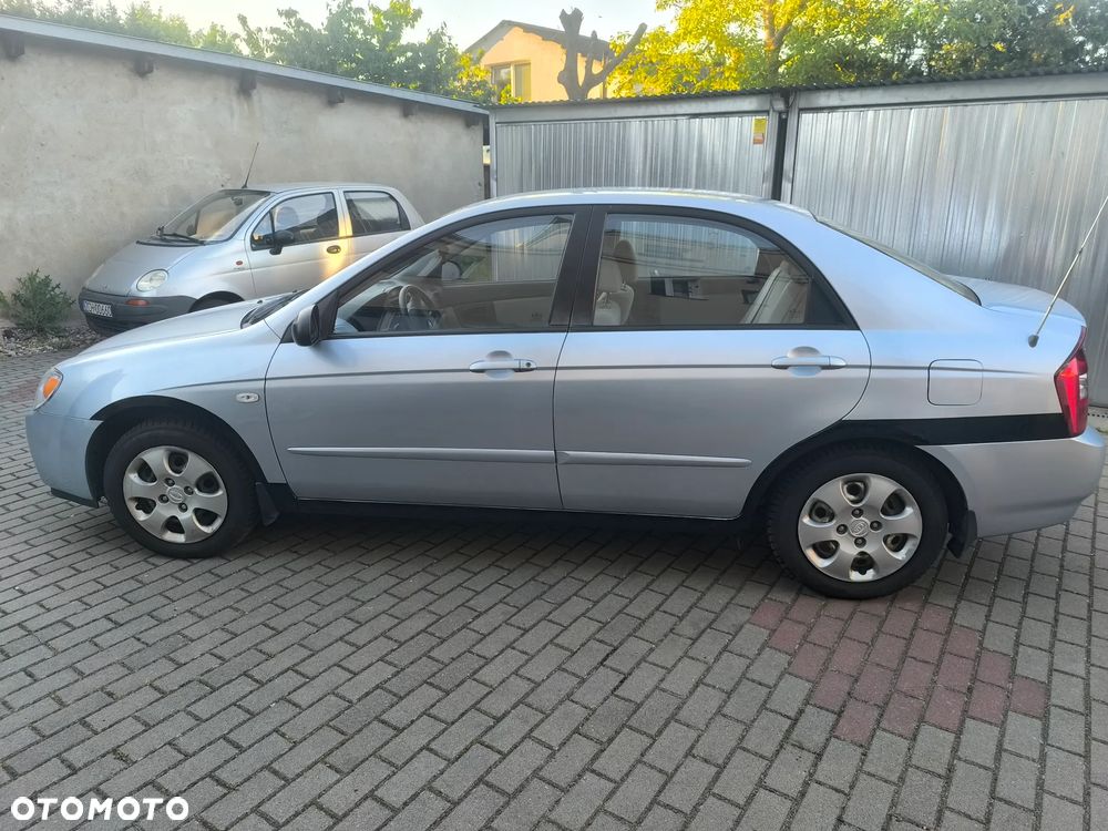Kia Cerato 1.6 LX - 11