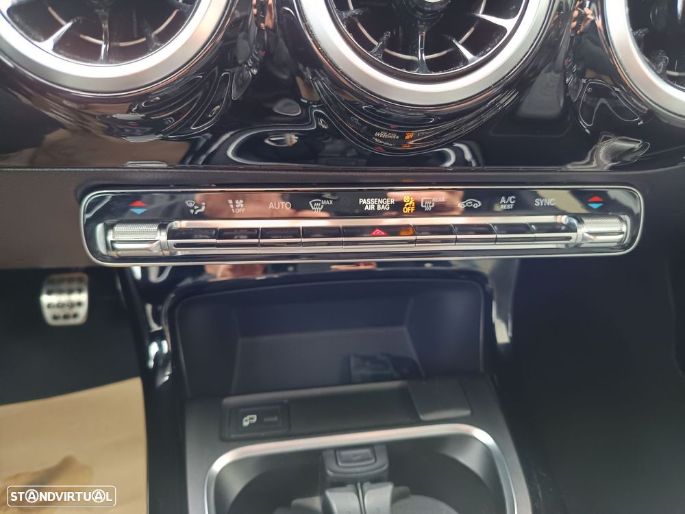 Mercedes-Benz A 200 AMG Line - 24