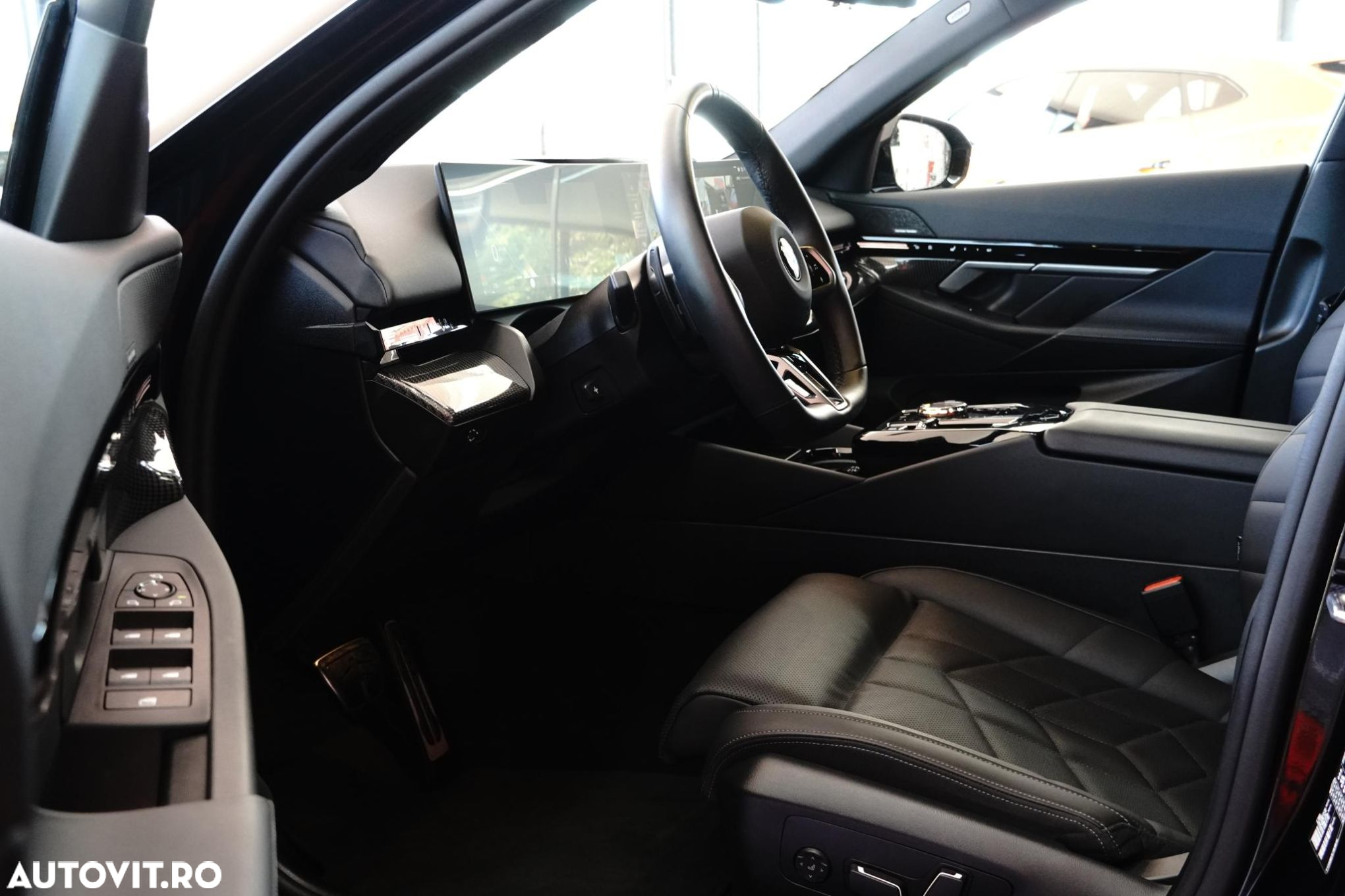 BMW Seria 5 520i AT MHEV - 12