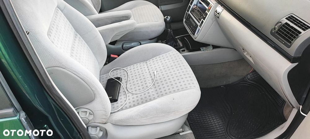 Volkswagen Sharan 2.0 Comfortline - 9