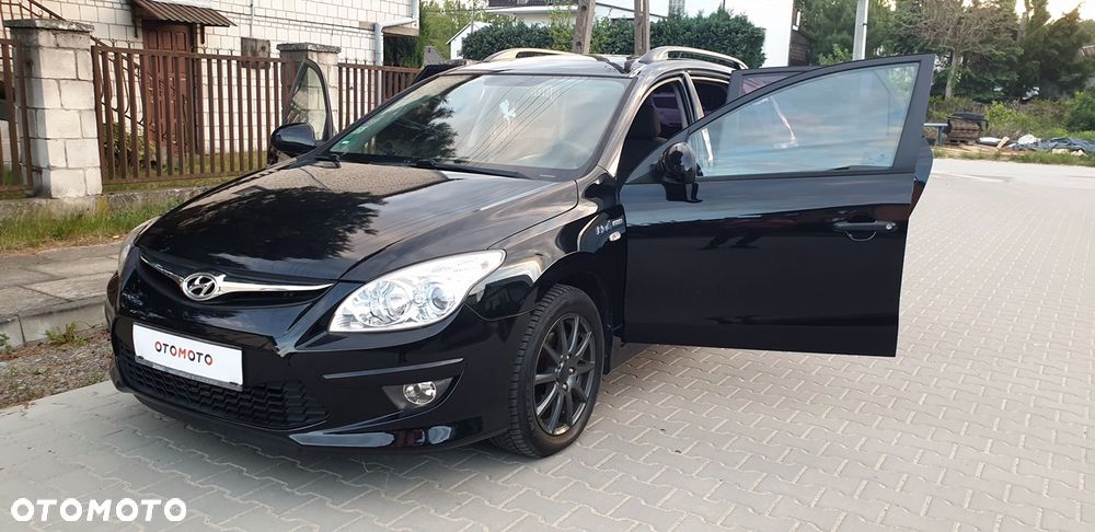 Hyundai i30 i30cw 1.6 CRDi blue Classic - 13