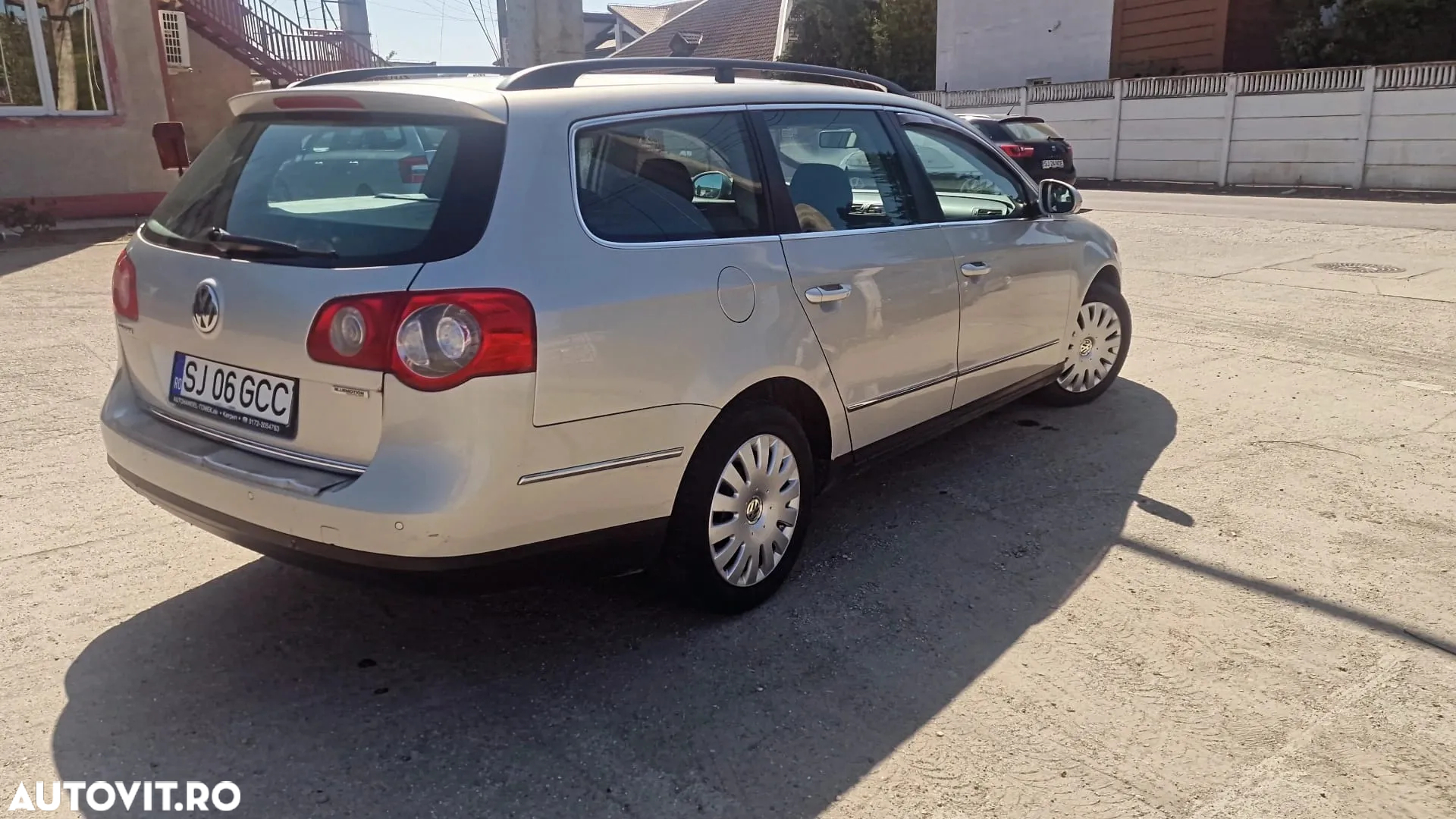 Volkswagen Passat 1.6 TDI BlueMotion Technology Comfortline - 4