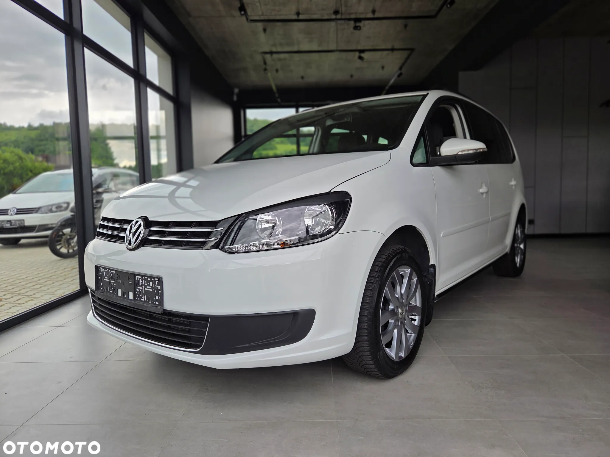 Volkswagen Touran - 2
