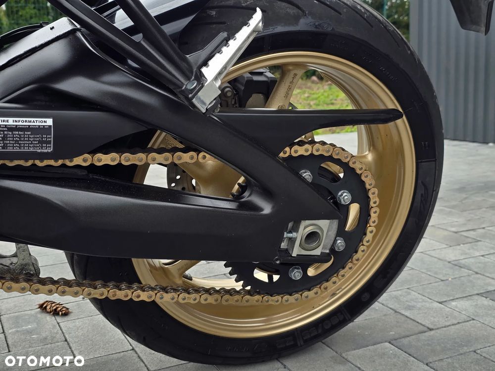 Yamaha FZ8 - 24