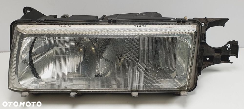 LAMPA LEWA PRZEDNIA PRZÓD VOLVO V90 I EUROPA - 1