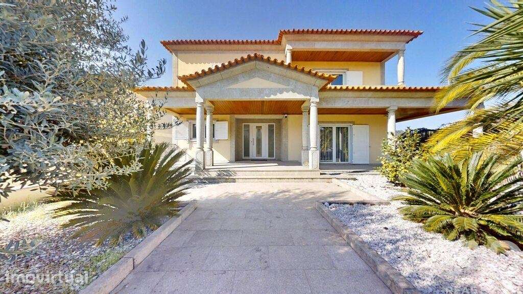 Casa / Villa T4 em Recezinhos (São Mamede) de 436,00 m2 - Grande imagem: 2/28