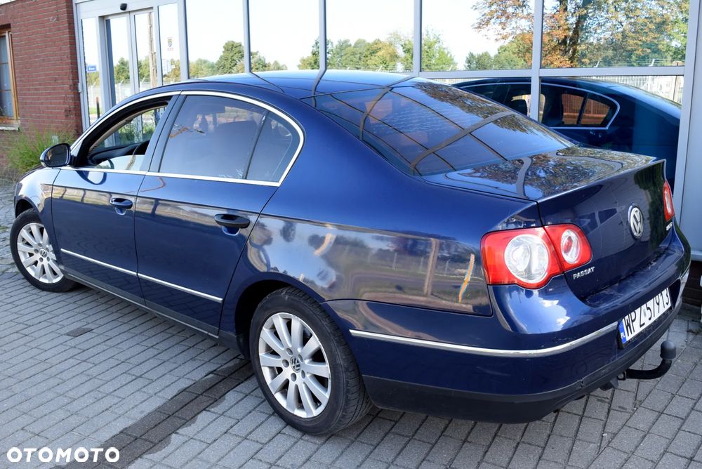 Volkswagen Passat 2.0 TDI Comfortline - 4