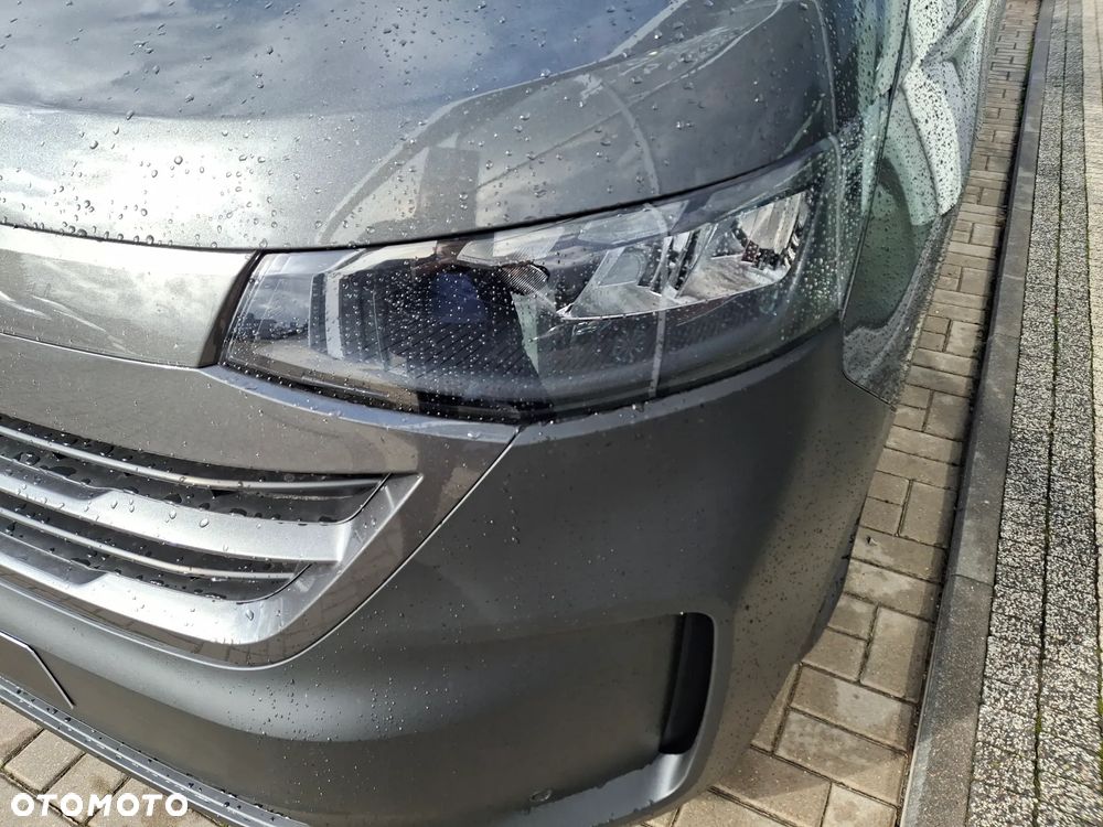 Volkswagen Caravelle - 5