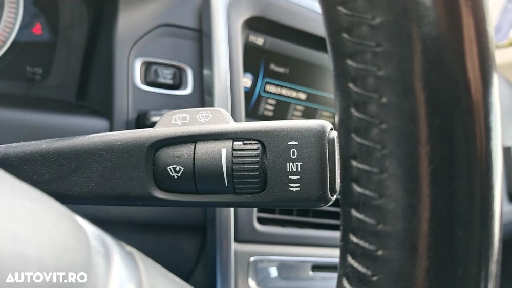 Volvo XC 60 D4 Geartronic Summum - 16