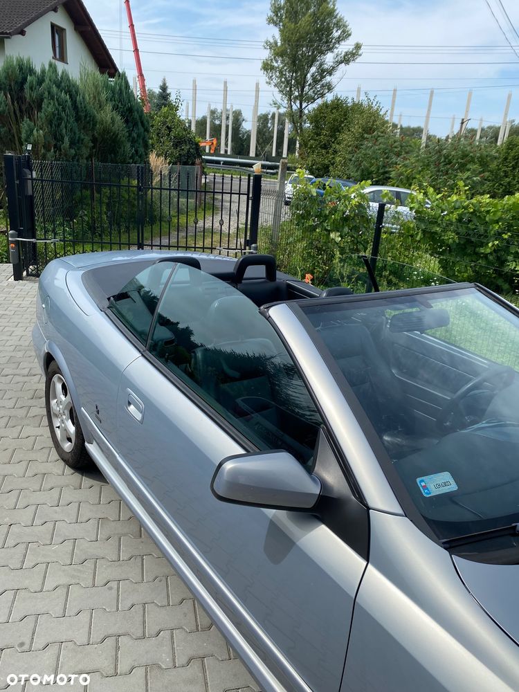 Opel Astra 2.2 Bertone - 10