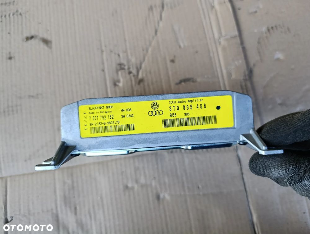 SKODA OCTAVIA II 2 WZMACNIACZ 3T0035456 - 4