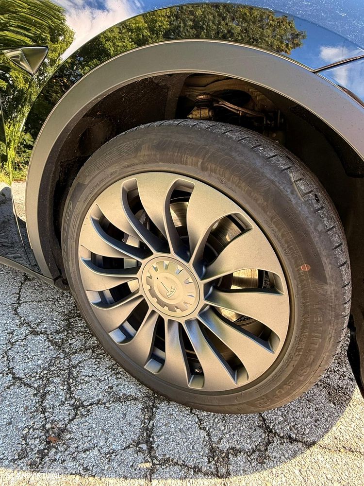 Tesla Model Y Standard - 10