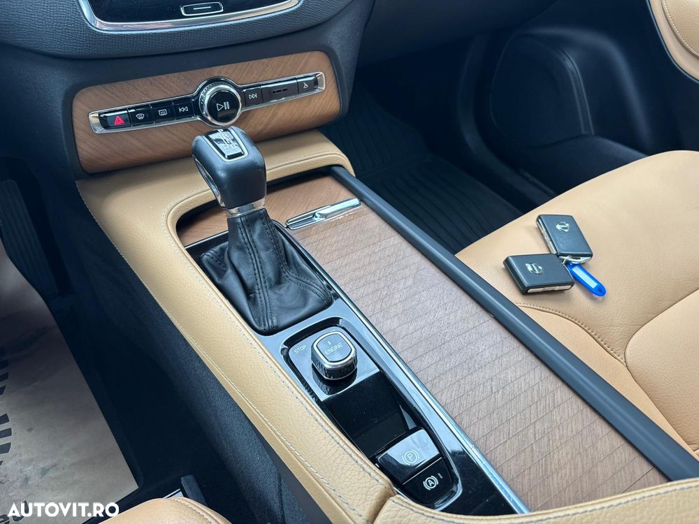Volvo XC 90 D5 AWD Geartronic Inscription - 26