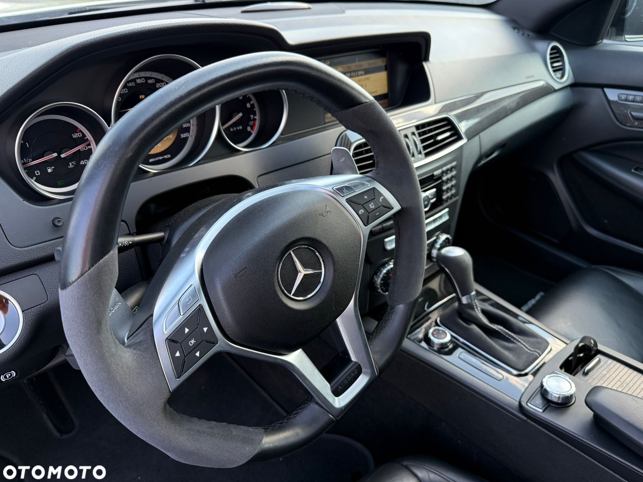 Mercedes-Benz Klasa C 63 AMG Coupe AMG SPEEDSHIFT MCT AMG Performance Package - 29