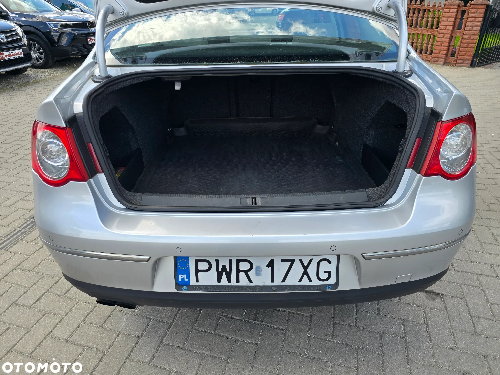 Volkswagen Passat - 19