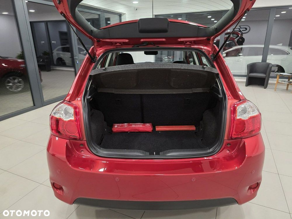 Toyota Auris 1.6 Luna - 13