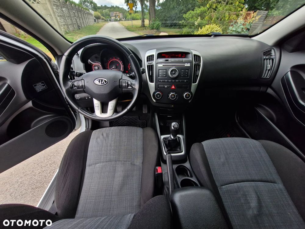 Kia Ceed 1.6 CRDi 90 ISG Spirit - 9