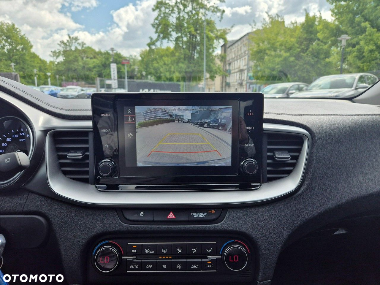Kia XCeed - 25