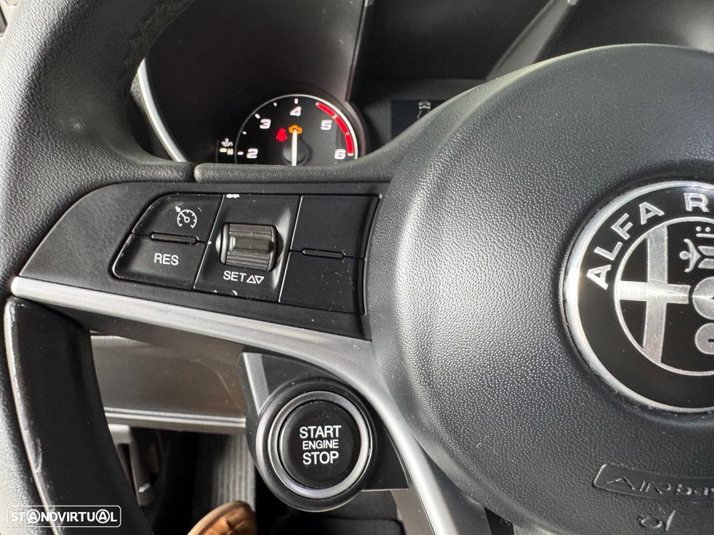 Alfa Romeo Giulia 2.2 D Super - 15