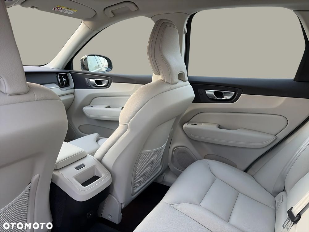 Volvo XC 60 B4 D Plus Bright - 17